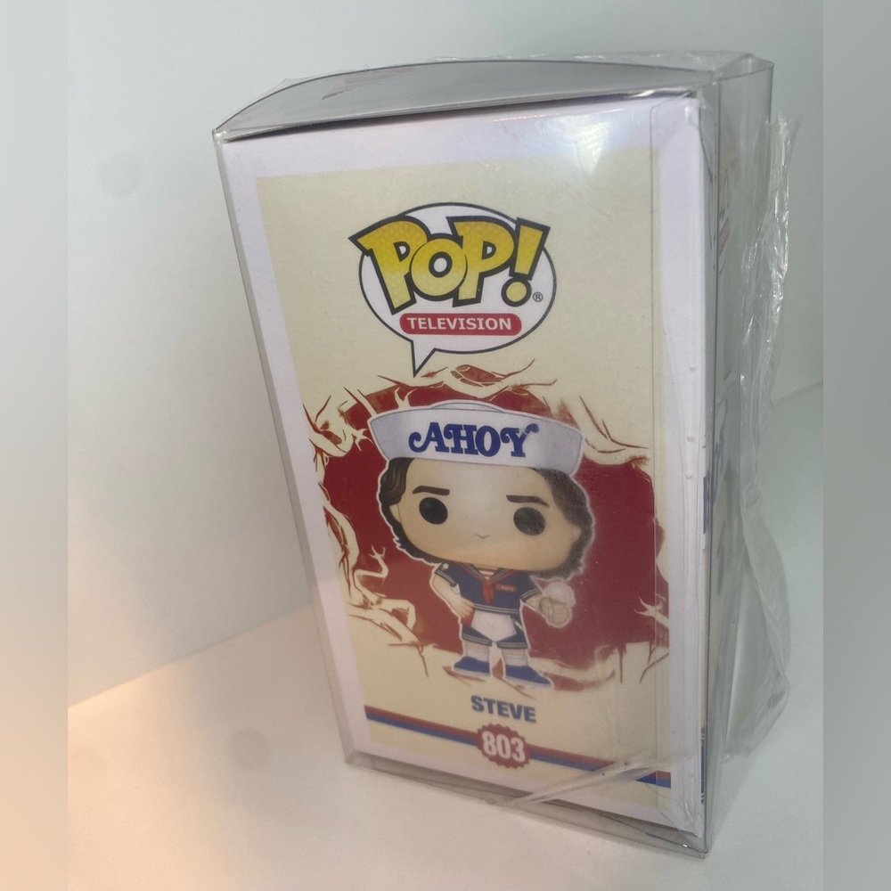 Funko POP Stranger Things Steve Harrington Scoops Ahoy Outfit #803 Figure 3.75” - Picture 3 of 5
